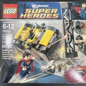 LEGO Super Heroes "Superman: Metropolis Showdown" 76002 UNOPENED.